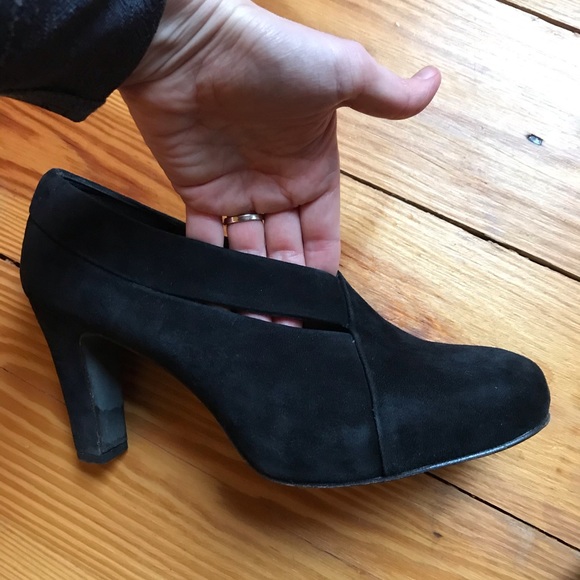 Eileen Fisher Black Suede Heels, EUC, 9 - Picture 6 of 13